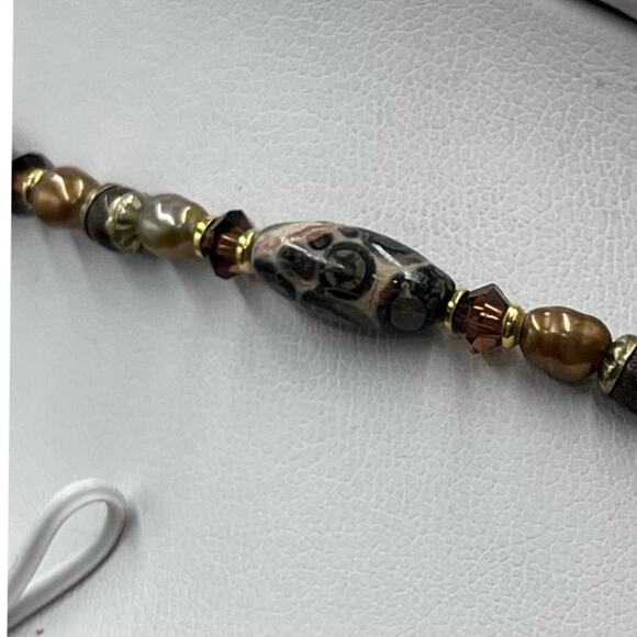 Michal Golan Agate Brown Gray Neutral Single Strand Pearl Crystal Brass necklace - Picture 12 of 16